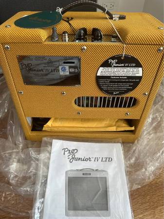 Fender Pro Junior IV 15-Watt 1x10" Tube Guitar Combo Amp - Lacquered T 1