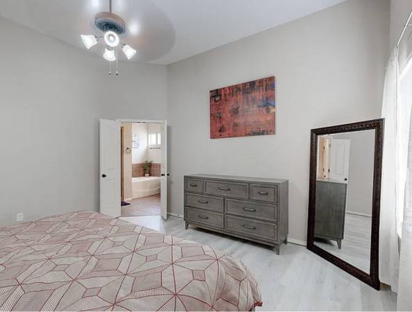 $265,000 / 4br - 1747ft2 - 378 Emerald Woods St.64303380252931123