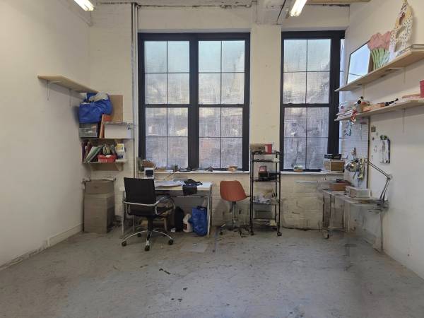 $1,230 / 320ft2 - Artist studio for rent (Long Island City)63689591318019120