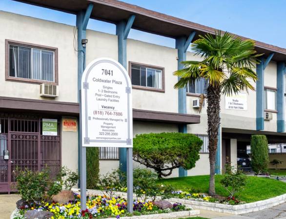 2Br/1Bath +1SPARKLING POOL, PARKING, LAUNDRY, one MONTH FREE RENT!!! 1