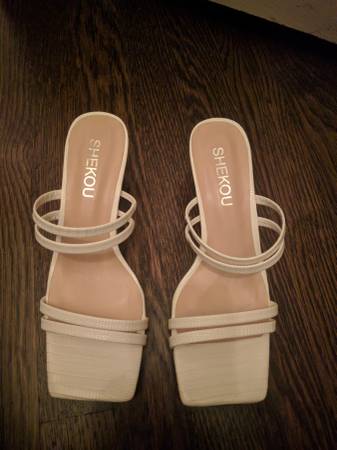 Brand New white sandals in box size 38 1