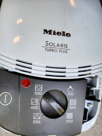 Miele aspiradora cilíndrica Solaris Turbo Plus, pieza - $2563435874685315124