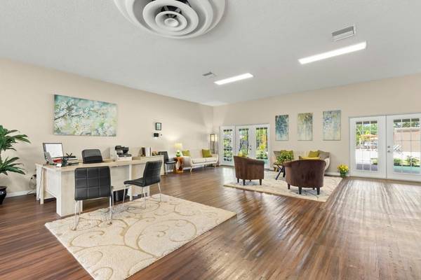 $2,031 / 2br - 890ft2 - On-Site Maintenance, Poolside Hammocks, 2/bd 2/ba (3400 Tyne Lane, Sarasota-Bradenton, FL)63791129352577123