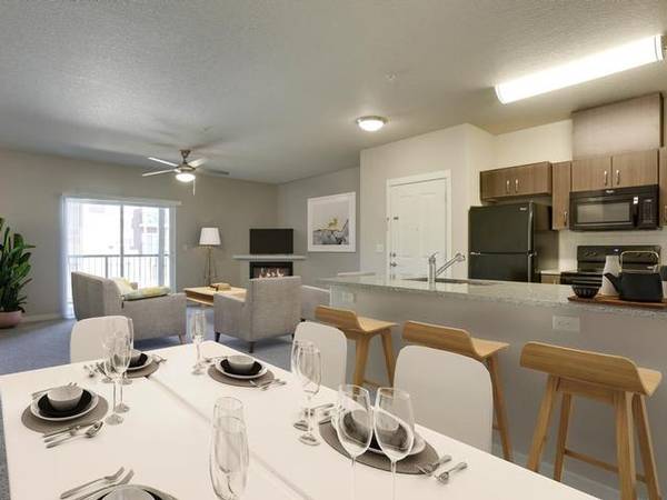 $1,699 / 1br - 842ft2 - Beautiful Park Setting Surrounded by Green Courtyard Views (Wilsonville- The Grove)64039055686530124