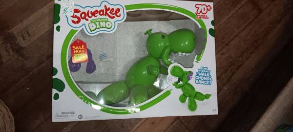 NiB - SQueaKee the balloon DINO - plastic animated dinosaur w/ sound s 1
