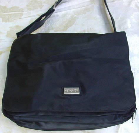 KENNETH COLE REACTION PURSE / COMPUTER BAG / TRAVEL BAG 1