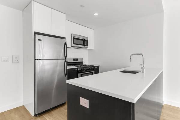 $4,112 / 1br - 605ft2 - [No broker fee] Modern Boerum Hill/Park Slope 1BD/1BR lease takeover (Boerum Hill)63854481292417123