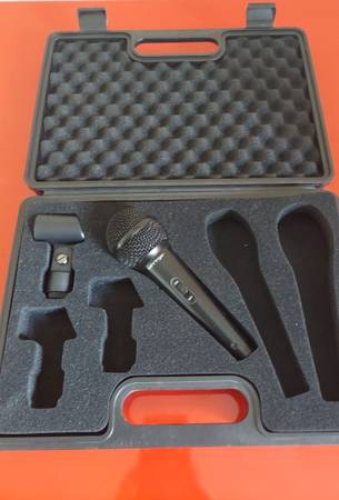 Behringer XM 1800S mic + clip+ case 1