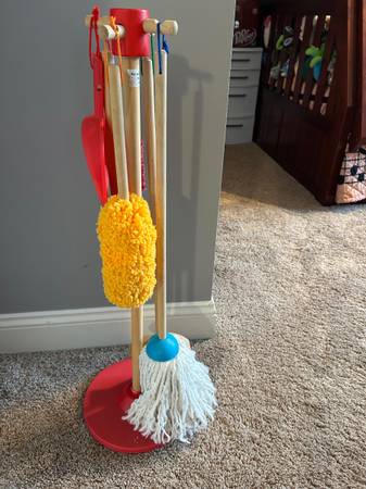 Melissa and Doug Dust Sweep Set 1