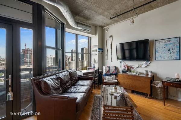 $2,250 / 1br - 750ft2 - LARGE 1 BED 1 BATH CONDO (849 North Franklin Strt, Unit 1205, Chicago, IL)63960010835202121