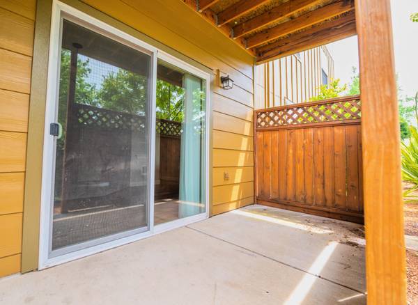 $1,695 / 2br - Aire acondicionado en algunas | Lavadora y secadora de tamaño completo, unidad apta para gatos (West Salem)63660428799361124