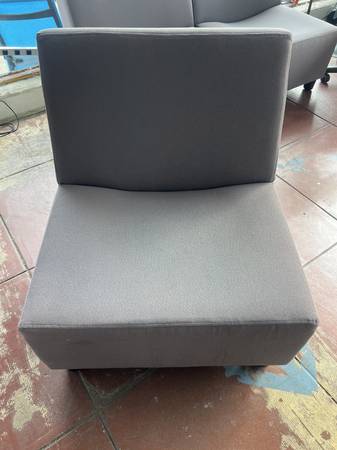 Herman Miller 'Swoop' Armless Modular Seating (NW Office Liquidations) 1