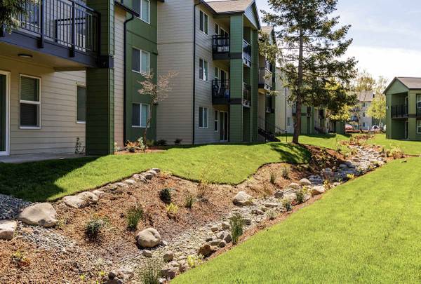 $1,941 / 3br - 1005ft2 - Modern Living, Spacious Apartments, and Family-Friendly Amenities! (27606 Pacific Hwy S, Federal Way, WA)63934290114818123