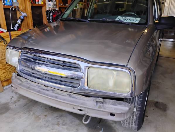 2003 Chevrolet Tracker 2wd de 4 puertas necesita junta de culata, SIN ÓXIDO - $1.200 (Oceanside)63470062893825121