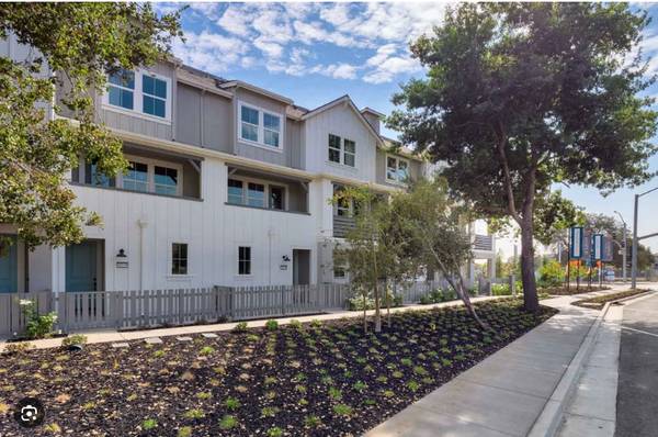 1 Modern 3 Bed Townhouse in Morgan Hill | 3 Bath, $3900/mo | Available 1 1