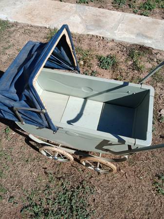 Strollers (2)Antique 1