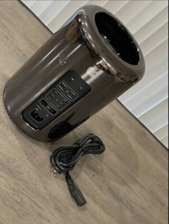 Apple Mac Pro 2013 Xeon E5 6-Core 3.50GHz 32GB RAM 1