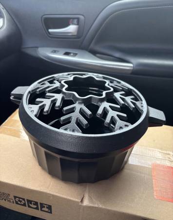 10 lb 2.5 Cast Iron Stove Steamer 1