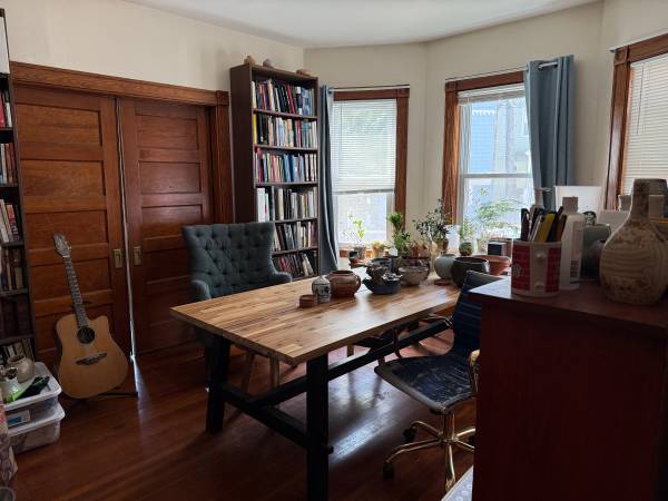 $1,200 Furnished bedroom / Somerville off Beacon St. (Somerville)63620245422467123