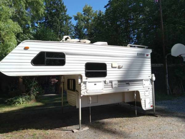 Lance Camper 1