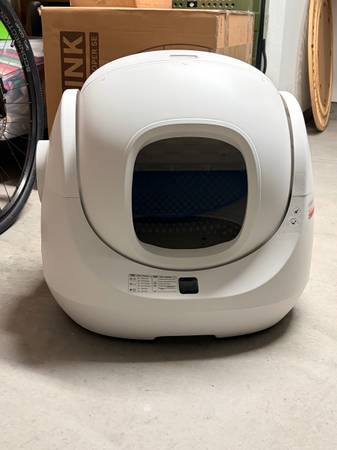 Catlink Automatic Litter Box SE AND Petlibro Auto Feeder 1
