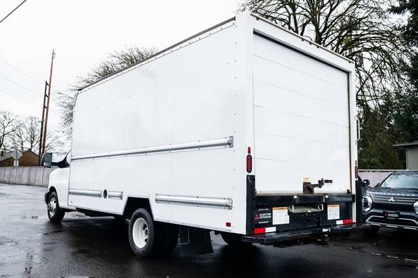 2017 GMC Savana 3500 Work Van - $23,275 (Gladstone Mitsubishi)63495537548801123