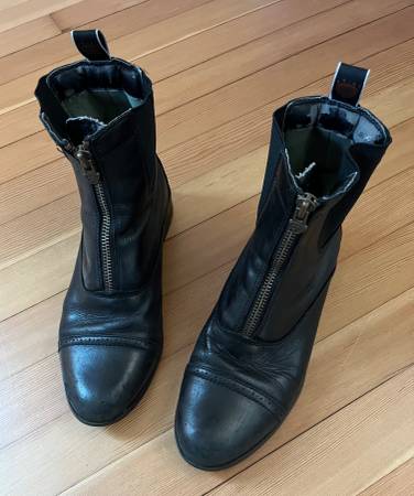 Ariat Ladies Paddock Boots Size 9B 1