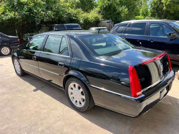 08 Cadillac DTS pocos kilómetros, limpio y confiable - $6,500 (45 norte west rd Aldine mail rt)63617035754499122