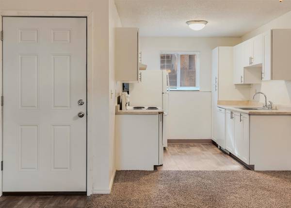 $1,250 / 1br - Lovely One Bed - Short Commute to PSU and OHSU | Open Green Spaces (Portland)63831608052867123