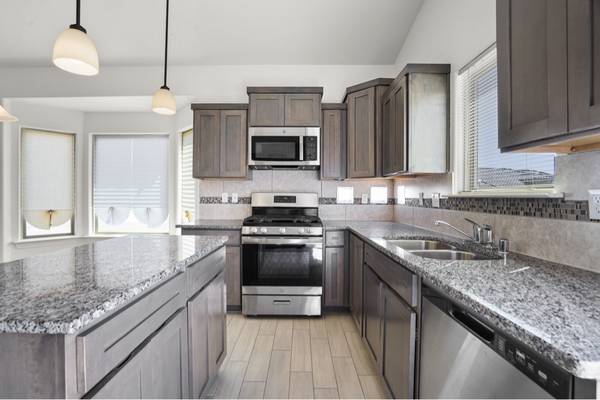 $1900.00 / 4br - 1562ft2 - Beautiful corner lot63971416969475124
