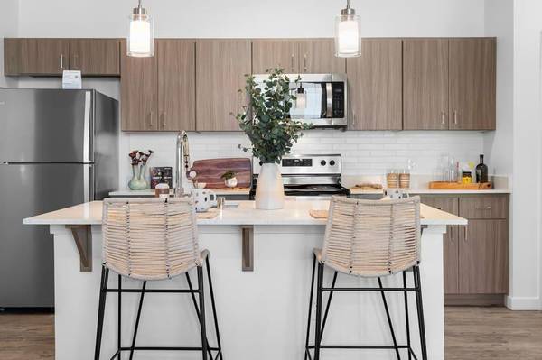 $2,370 / 2br - 1140ft2 - Borrow-a-Bike, Quartz Countertops, 24-Hour Package Lockers (Located next to shopping centers, I-25, Schools/College)63806044771969120