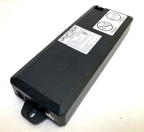 Caja de control para escritorio UPLIFT (¡$130 nuevo en línea!) - $50 (Chelsea)63471464193027120