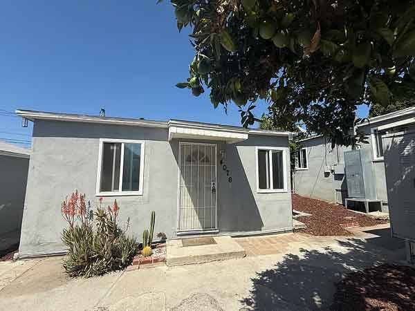 $800 / 1br - 400ft2 - 🎀🎀~!!Detached 1 bedroom 1 bath House!!~!!🎀🎀 (San Diego, CA)63701568656257120