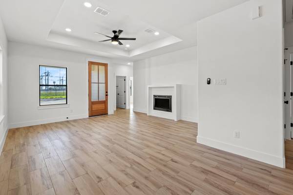 $265,000 / 3br - 1235ft2 - Home For Sale  Needville (Needville)63924043685634122