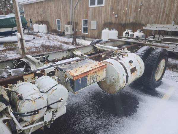 1991 Mack Chassis $5950 - Photo 6
