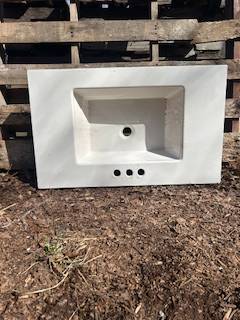 RSI Home Products Bathroom Vanity Sink Top - $50 (Lula)62925984717699120