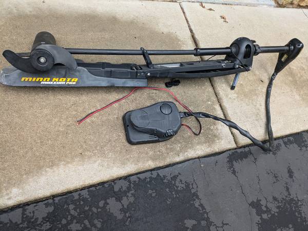 Minn Kota Maxxum trolling motor/mount 1