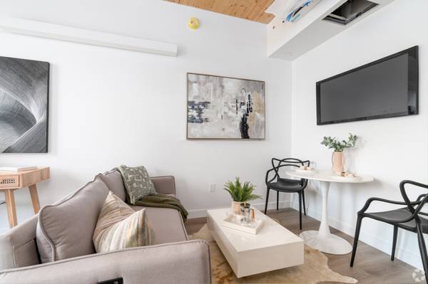 $2,375 Somerville Studio Retreat | Steps from Assembly Square63699353505027123