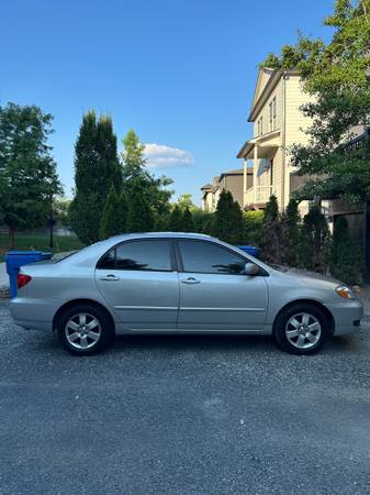 2005 TOYOTA COROLLA CE - $4,500 (Glenwood park)63620196993793121