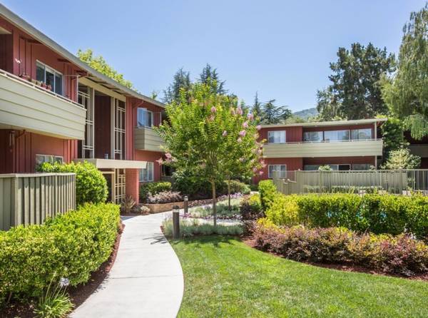 $4,095 / 2br - 1011ft2 - 2 Bed - 2 Bath on the Top Floor with In-Home Washer and Dryer! (los gatos)63994248021250121