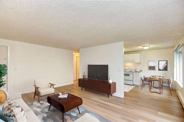 $1,090 / 1br - 750ft2 - Discover Park-Like Grounds in the Heart of the City (The Woodmark)63688608249857121