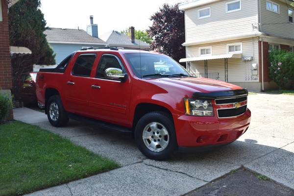 2012 Chevrolet Avalanche LT Sport Utility Pickup 4D 5 1/4 ft - $16,000 (Staten Island)63470889751425123