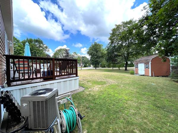 $315,000 / 2br - 1218ft2 - ¡Apenas tiene 8 años en River Pines! $315,000 (NASHUA)63656227988355123