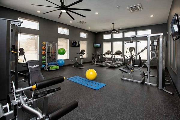$1,630 / 3br - 1150ft2 - Área de picnic con barbacoas, Piscina, Lavavajillas (600 Geiger Grade Road, Reno, NV)63682255531393124