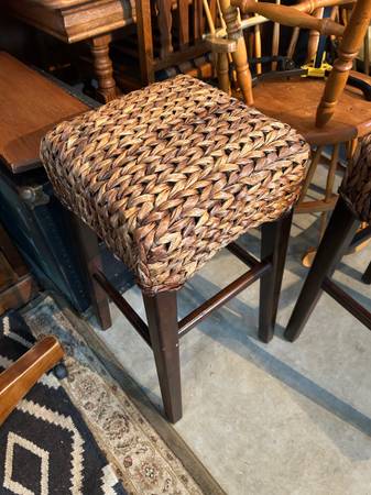 Sea Weed Bar stools - $60 (Lakeway)63435845334147121