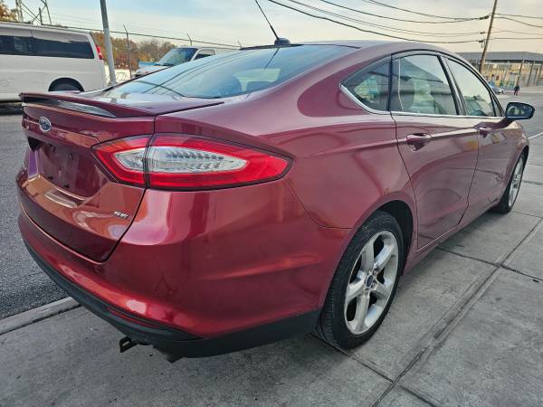 2016 Ford Fusion SE - $5,000 (Woodside.ny)63614045488385124