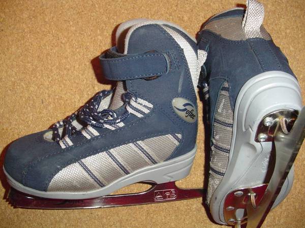 Softec Ice Hockey Skates, size 12 youth 1