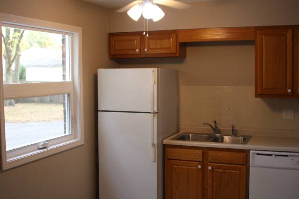 $1,175 / 2br - 1380ft2 - TWO BEDROOM TOWNHOUSE (Normal)63480094726147123