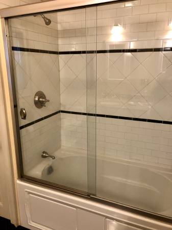 $690 clean, bright room available (Mount Vernon)63694591212289123