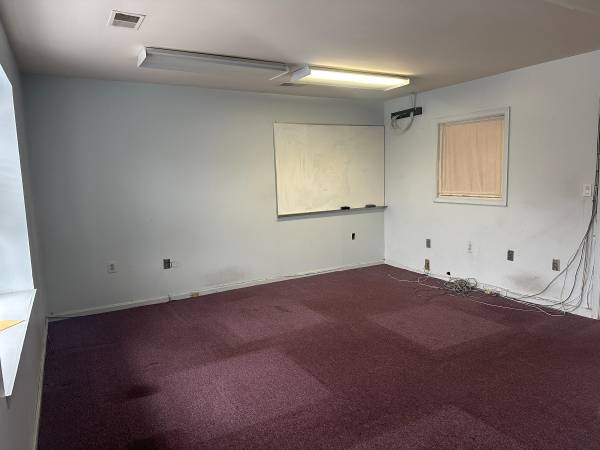 $1,250 / 0800ft2 - Two large Office rooms Near Public Transportation (Rockville)63779193977091124